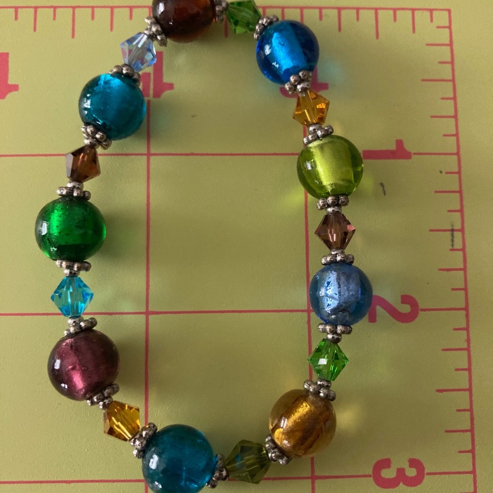 Matching multi colored beaded necklace and bracelet set - Picture 2 of 5